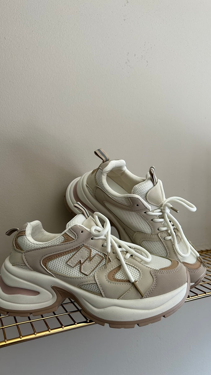 Look-a-like Sneaker